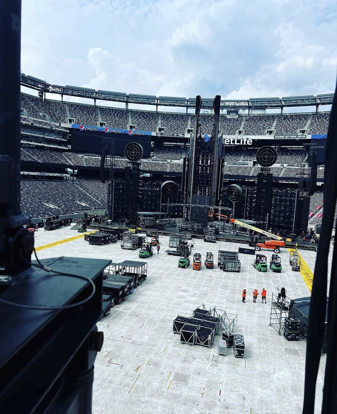 Stadium load-in — MetLife